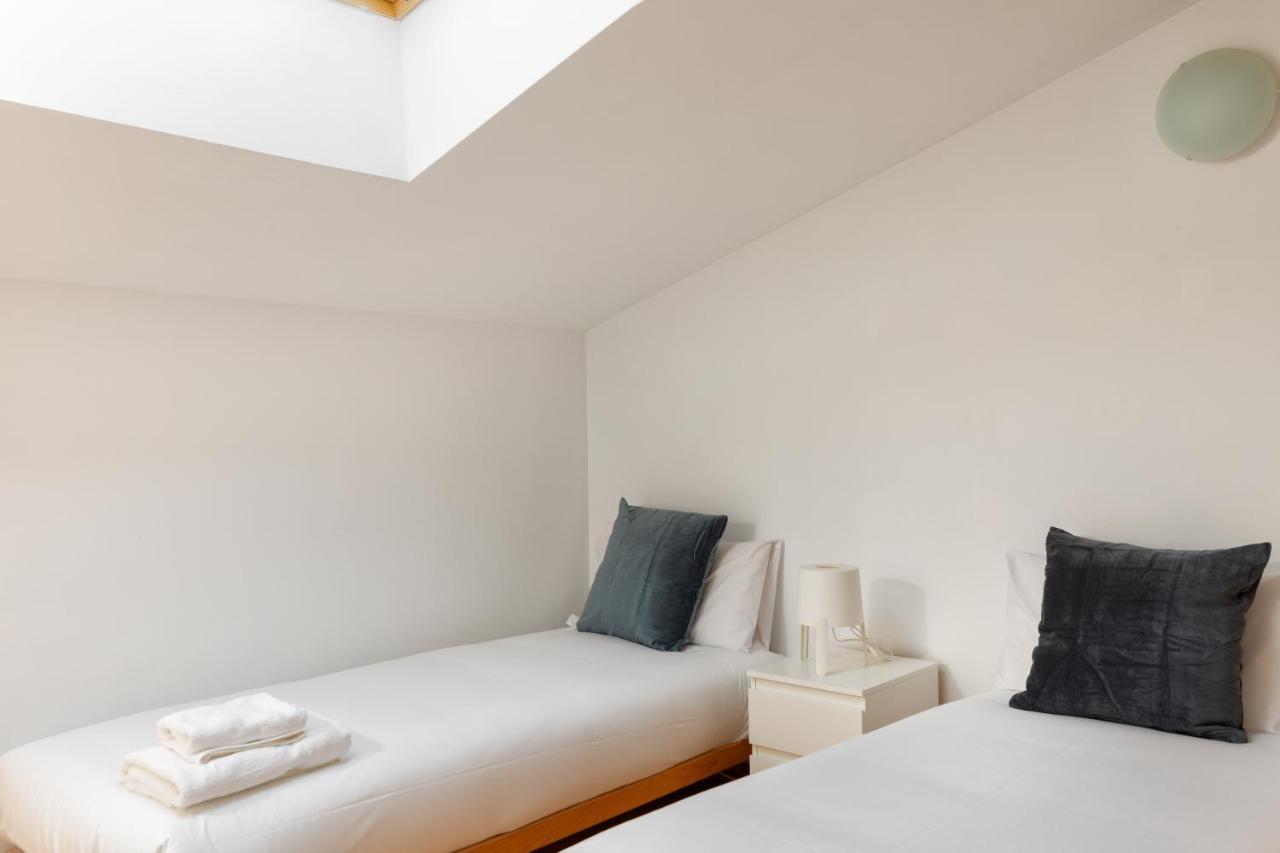 Flateli Cort Reial 7 Apartment Girona Exterior photo